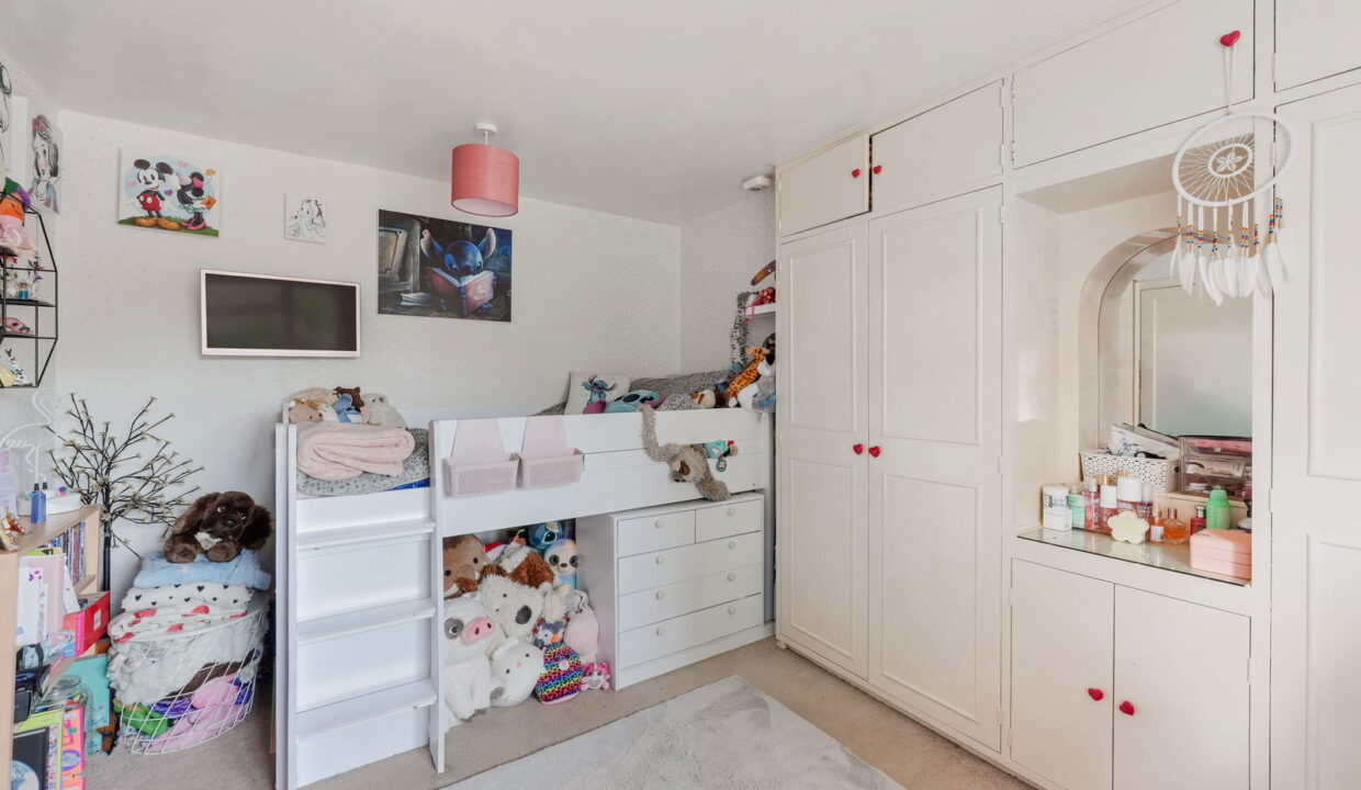 DRIVERS-MEAD_-56-_10__1758535915297