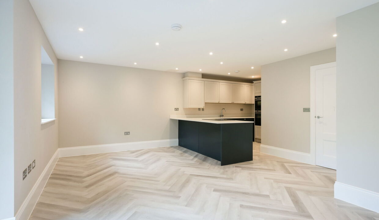 GREEN-HEDGES-APARTMENT-7-_1__1757072686051