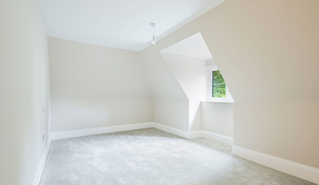 GREEN-HEDGES-APARTMENT-7-_8__1757072873284