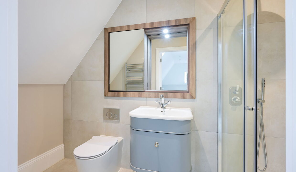 GREEN-HEDGES-APARTMENT-8-_10__1757073258356