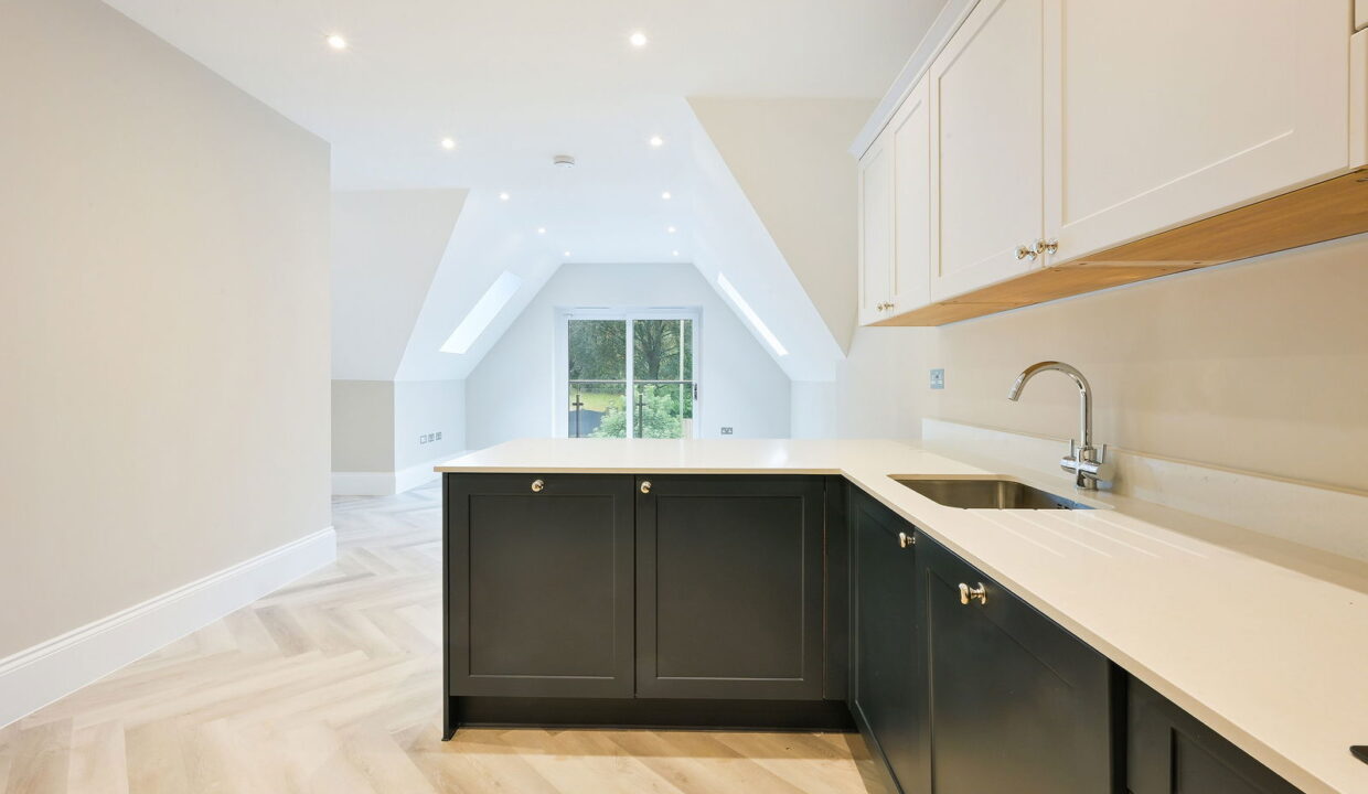 GREEN-HEDGES-APARTMENT-8-_3__1757073211706