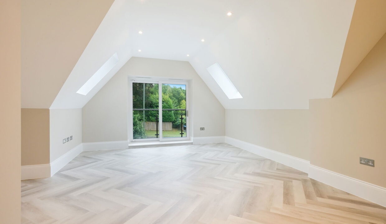 GREEN-HEDGES-APARTMENT-8-_4__1757073223845