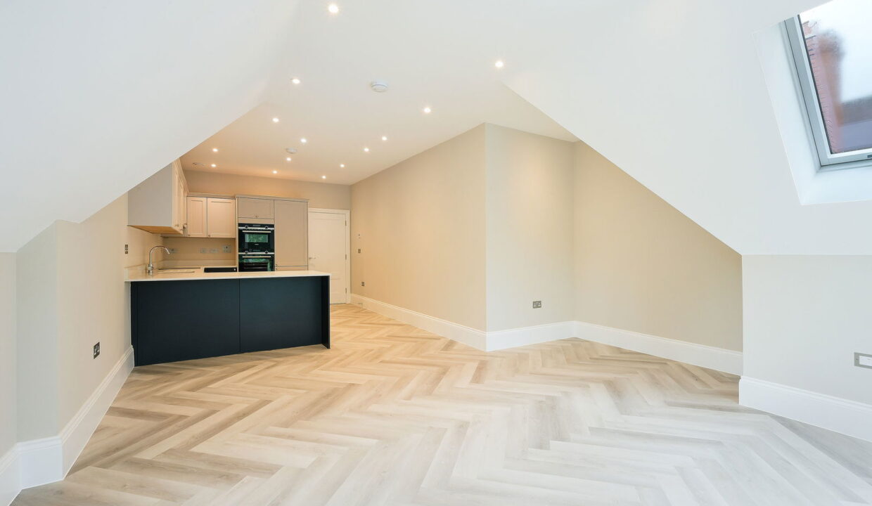 GREEN-HEDGES-APARTMENT-8-_5__1757073211707