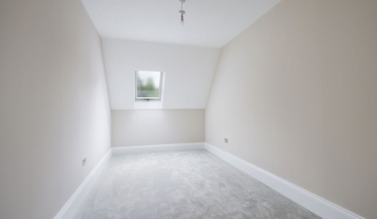 GREEN-HEDGES-APARTMENT-8-_7__1757073245478