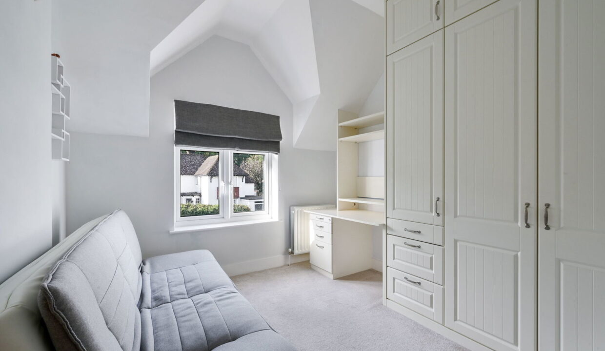 HAWTHORNS_-SNATTS-HILL_-11-_11__1757326836428