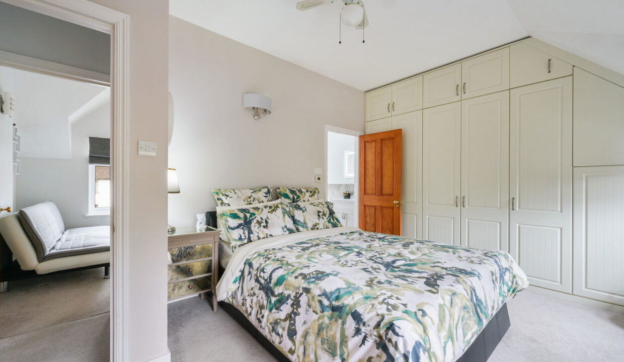 HAWTHORNS_-SNATTS-HILL_-11-_13__1757326836431