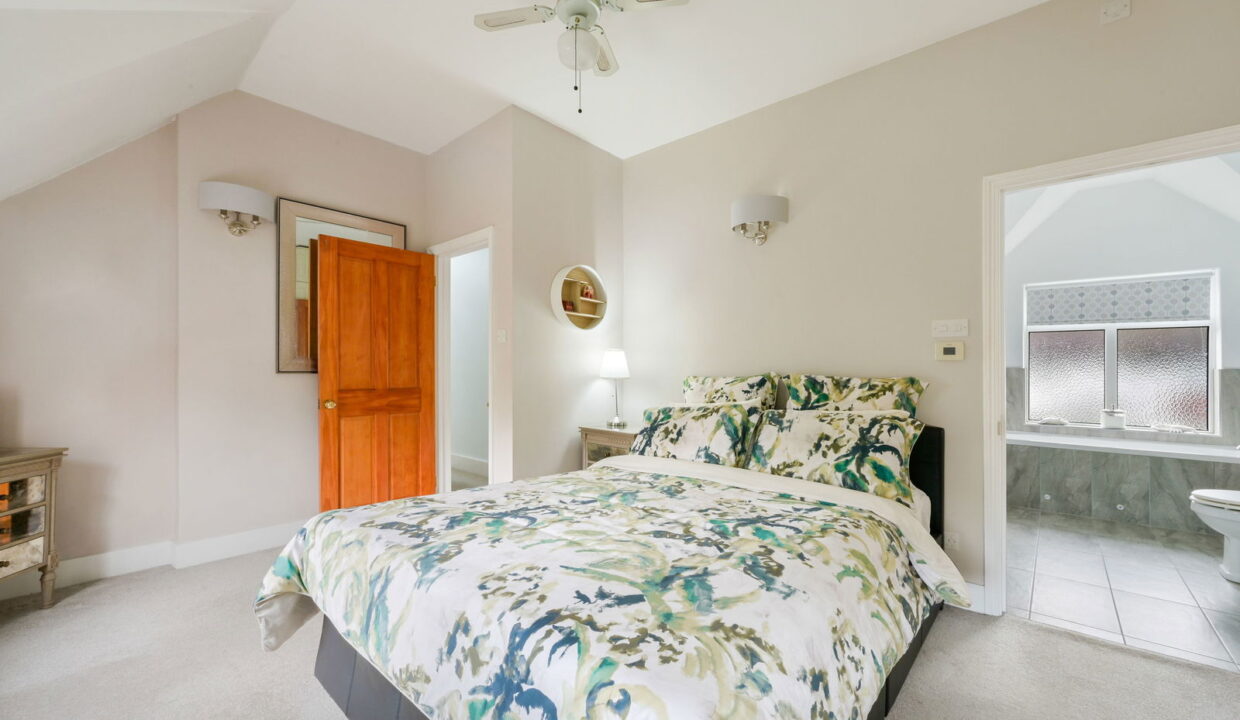 HAWTHORNS_-SNATTS-HILL_-11-_14__1757326836432