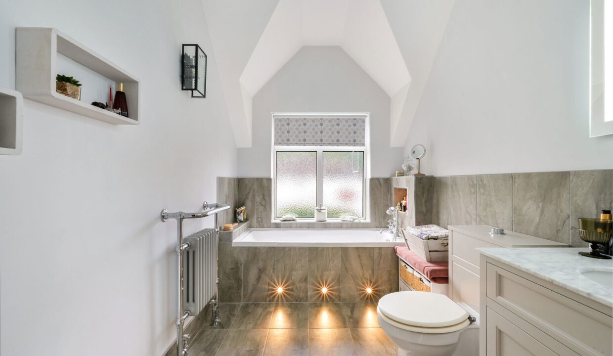 HAWTHORNS_-SNATTS-HILL_-11-_15__1757326836434