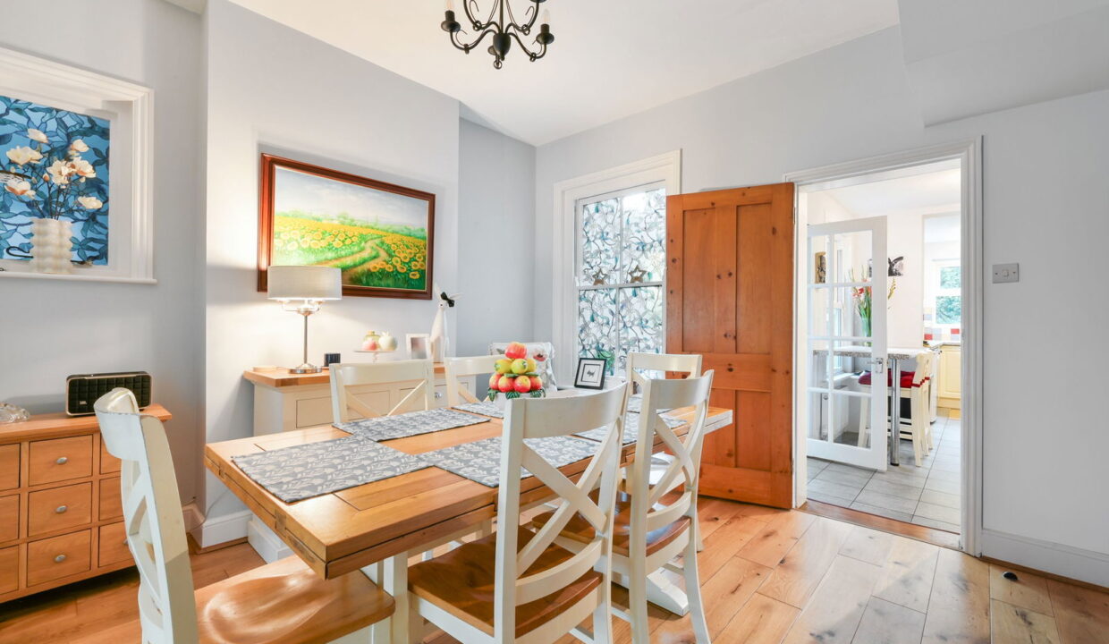 HAWTHORNS_-SNATTS-HILL_-11-_16__1757326870334