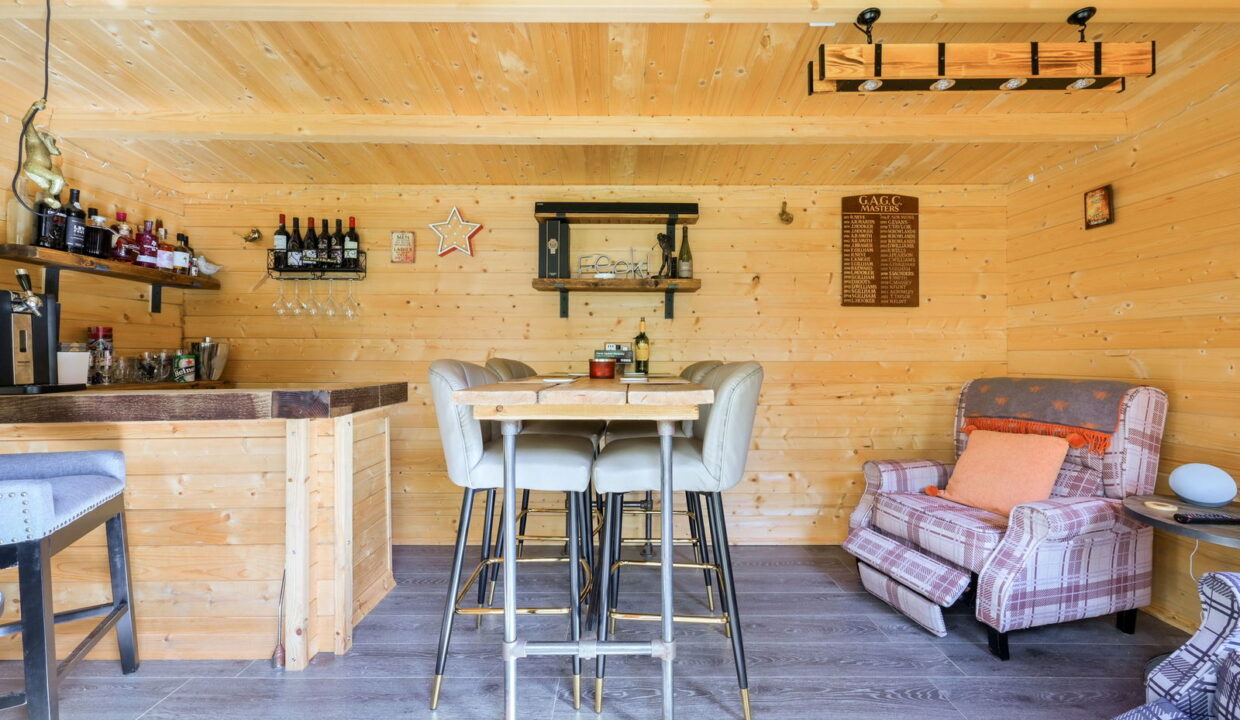 HAWTHORNS_-SNATTS-HILL_-11-_21__1757326898147