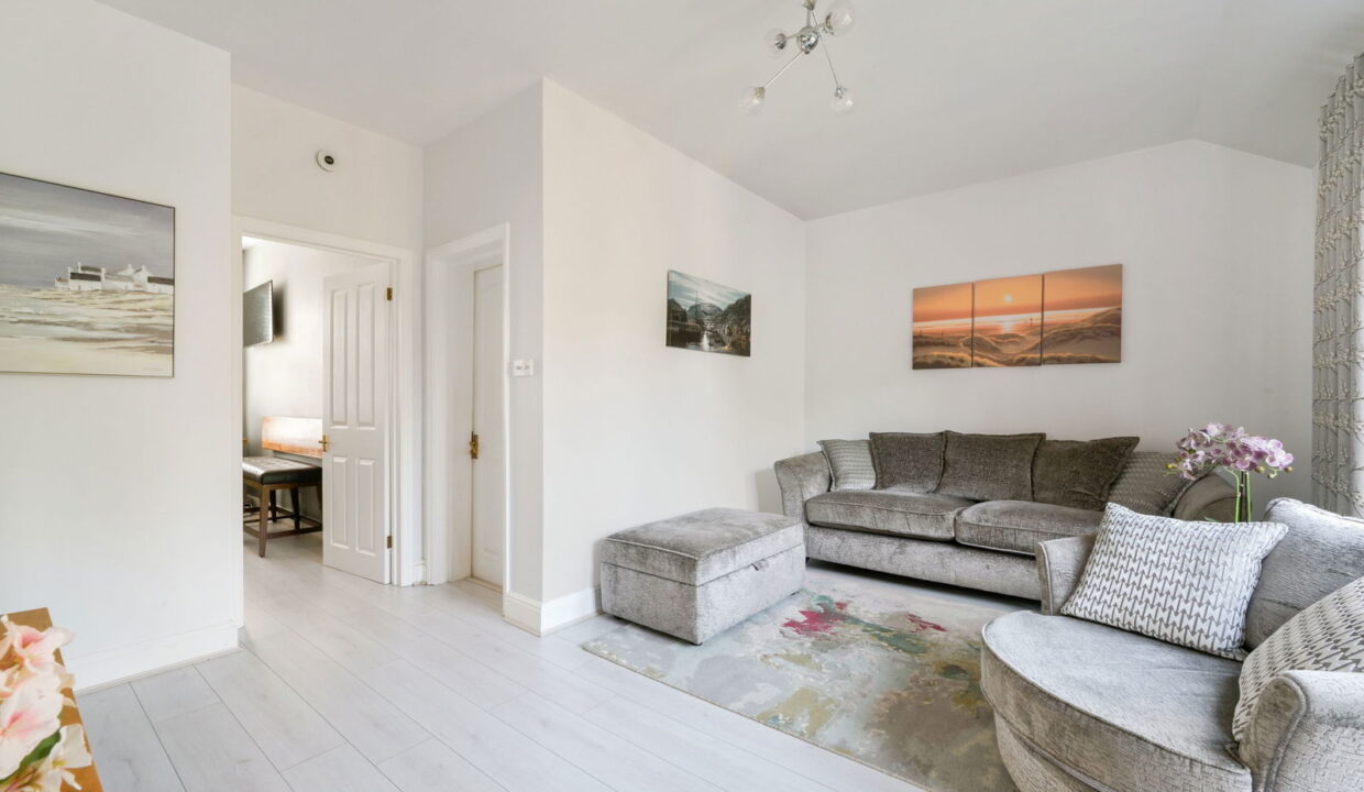 HAWTHORNS_-SNATTS-HILL_-11-_3__1757326697619