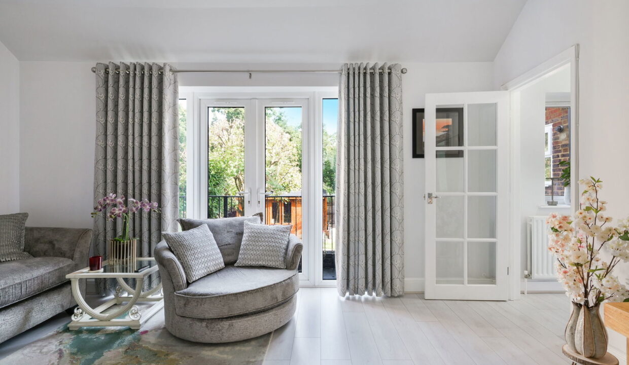 HAWTHORNS_-SNATTS-HILL_-11-_4__1757326697621