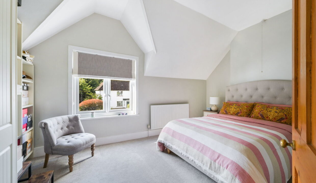 HAWTHORNS_-SNATTS-HILL_-11-_9__1757326809683