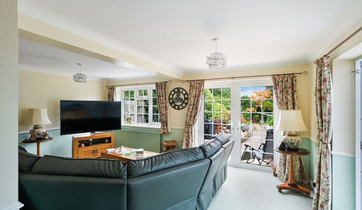 HIGH-STREET_-26-_16__1756903528934