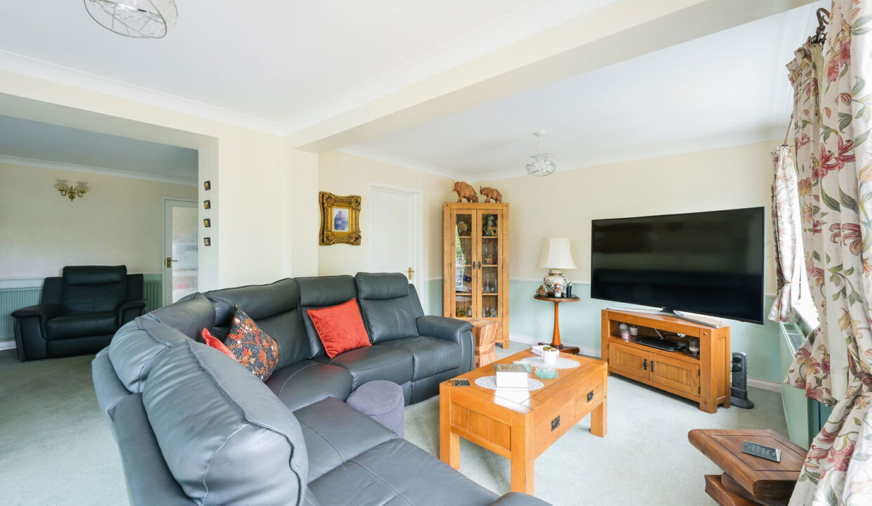 HIGH-STREET_-26-_17__1756903528935