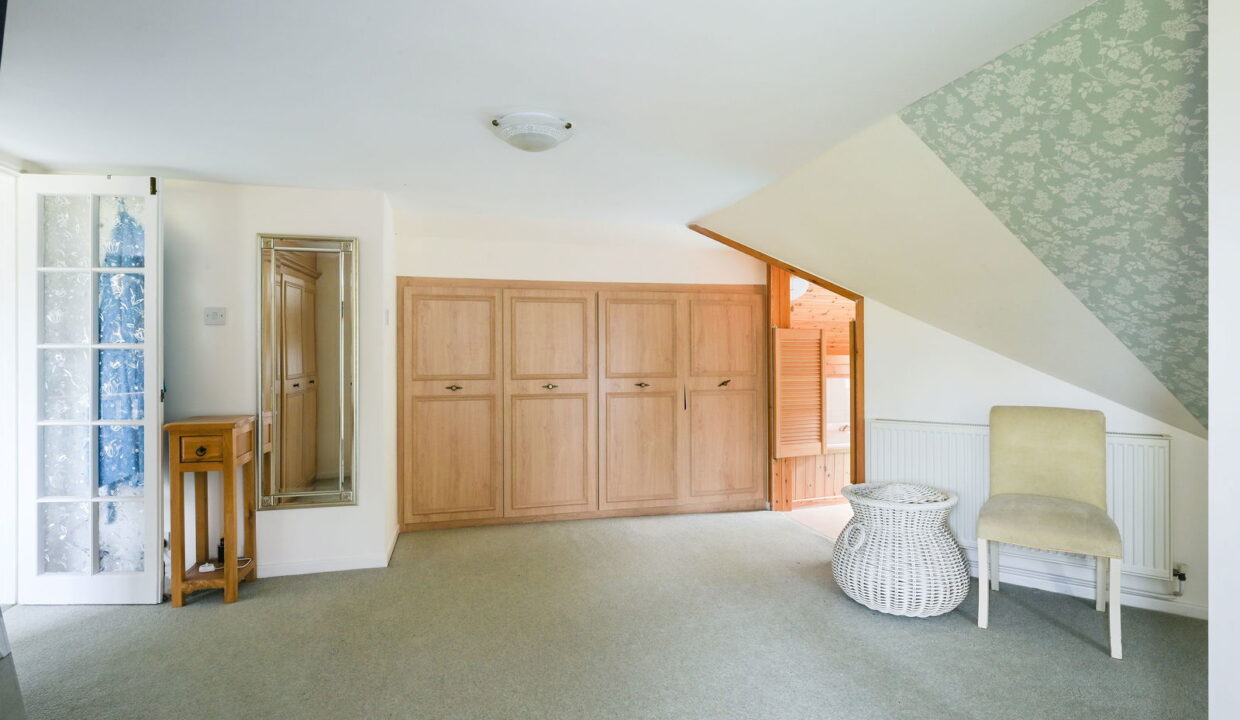 HIGH-STREET_-26-_5__1756903515565