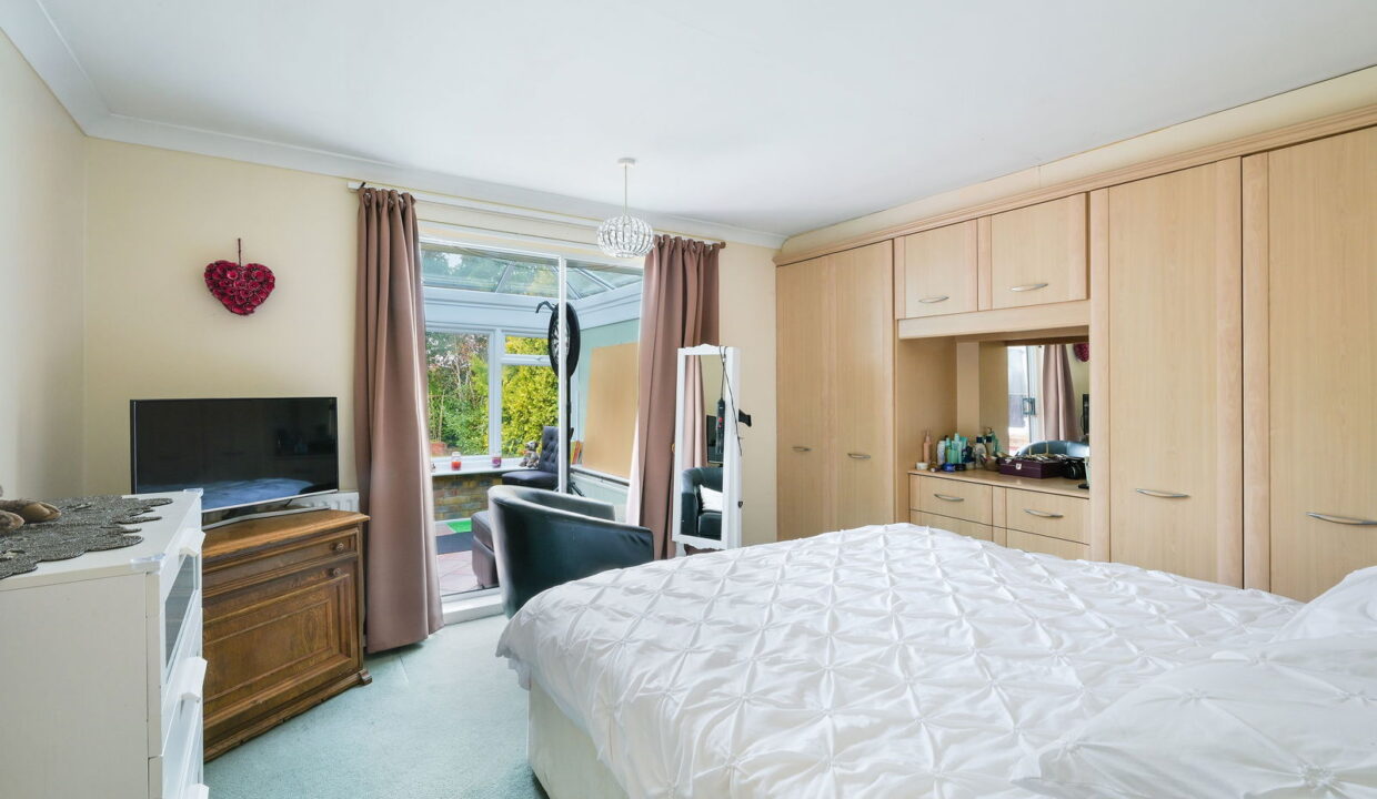 HIGH-STREET_-26-_9__1756903515568