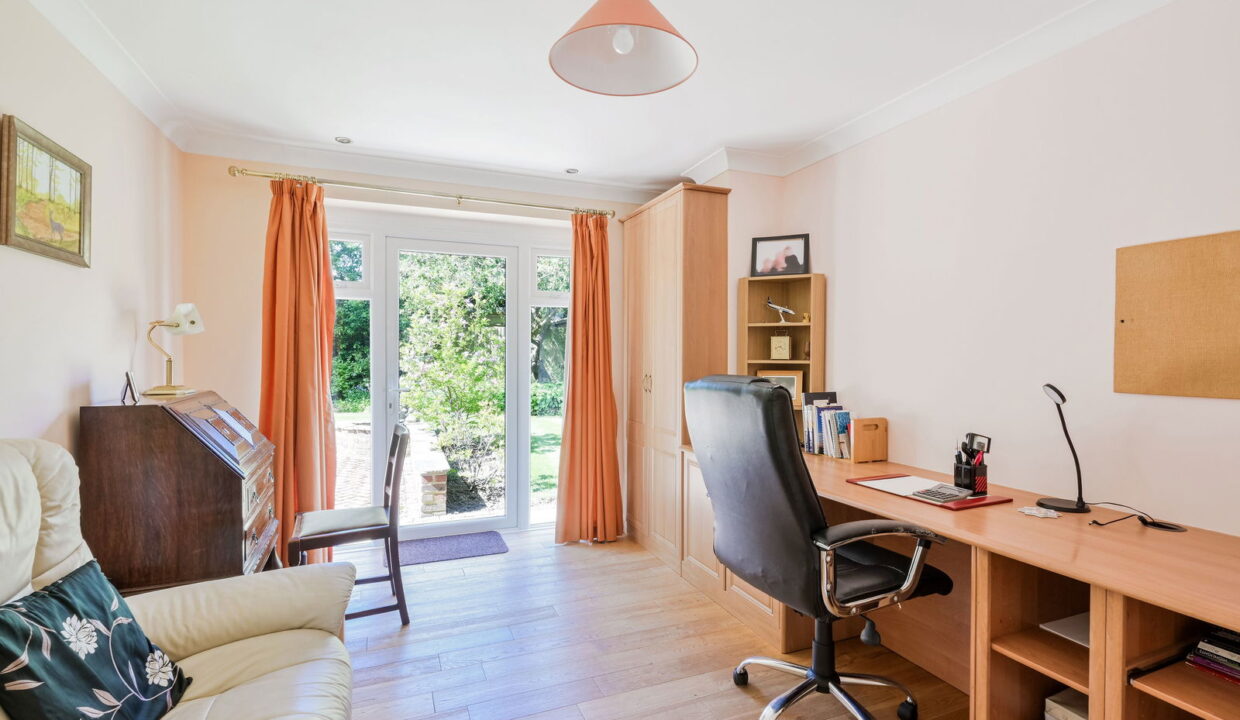 LINCOLN-MEAD_-18-_16__1746620794523