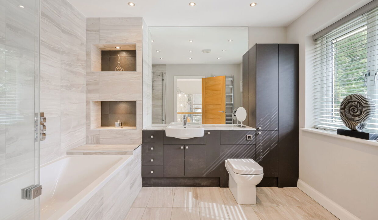 NIGHTINGALE-_15__1758184801521