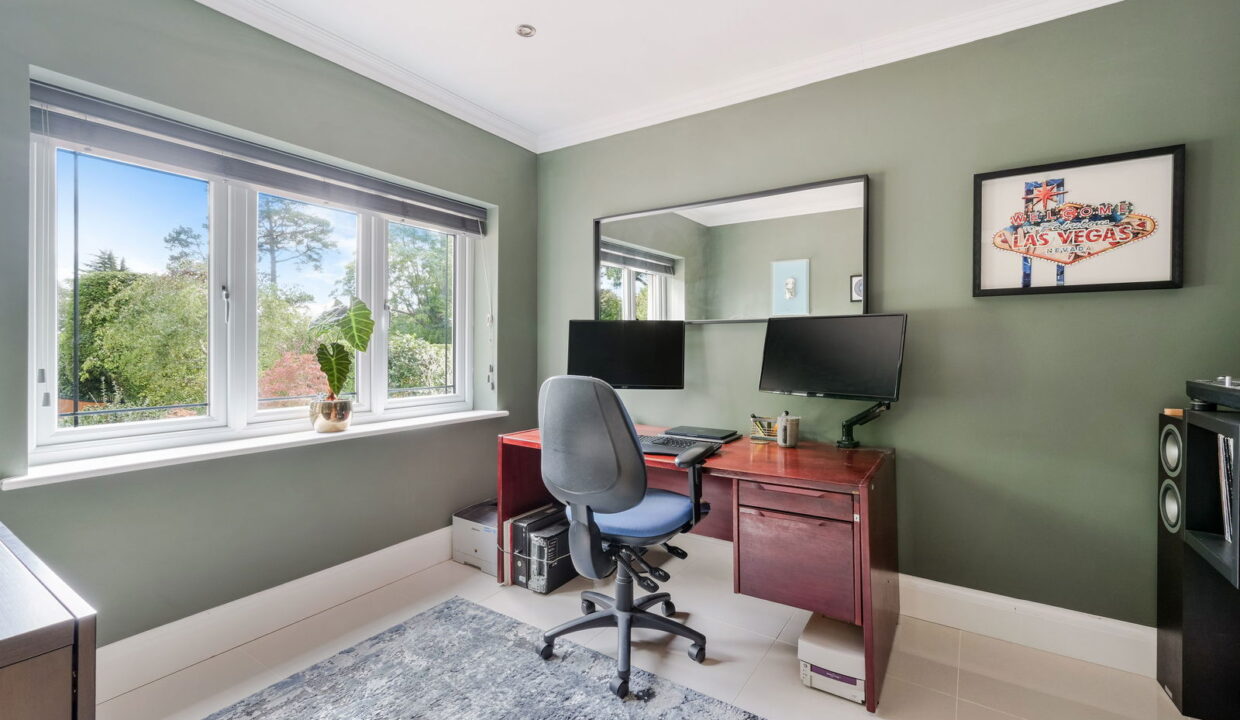 NIGHTINGALE-_25__1758184827032