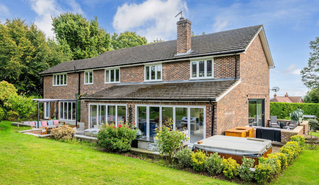 NIGHTINGALE-_2__1758184787281