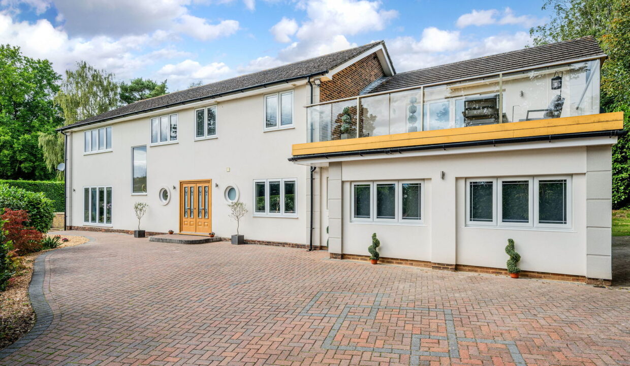 NIGHTINGALE-_4__1758184787283