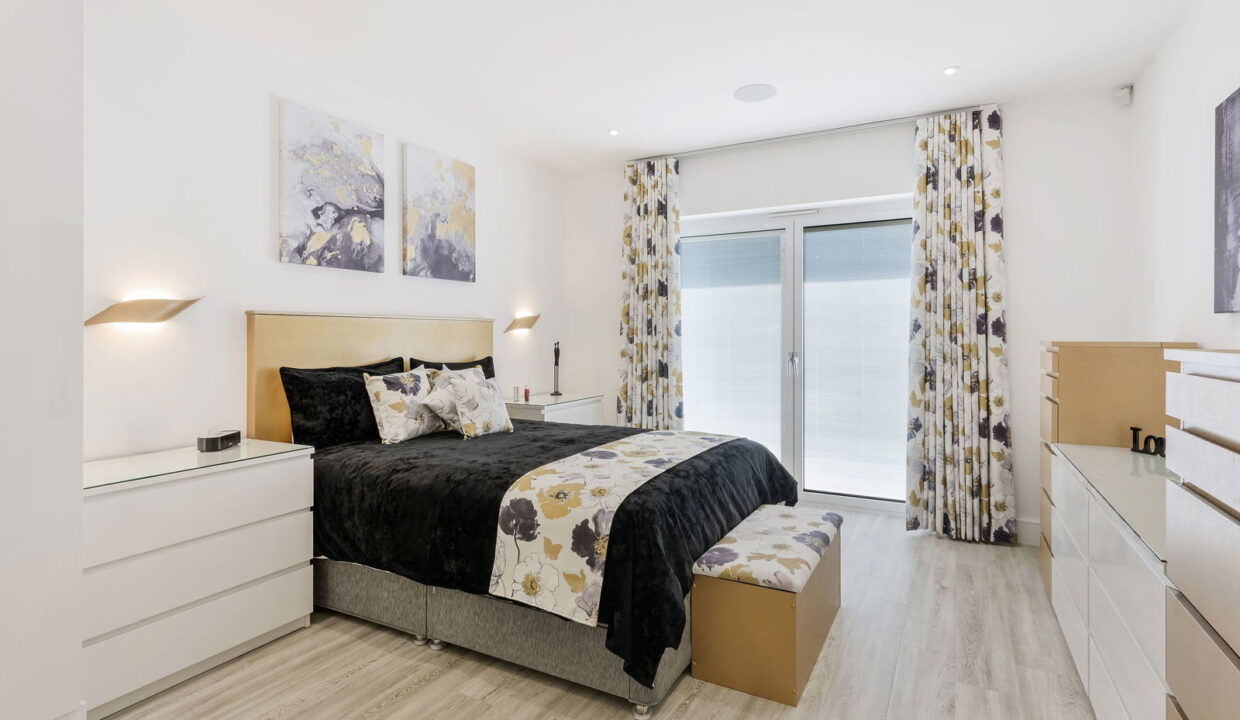 RAGLAN-ROAD_-45-_14__1755090225526