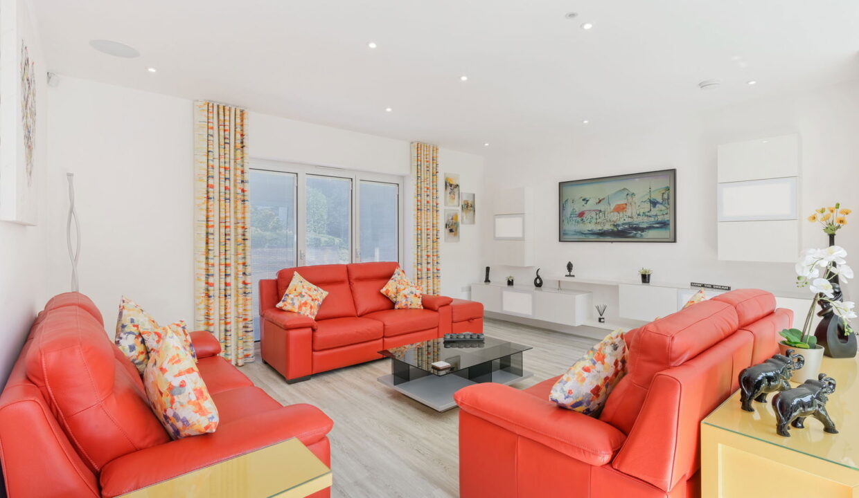 RAGLAN-ROAD_-45-_18__1755090233999