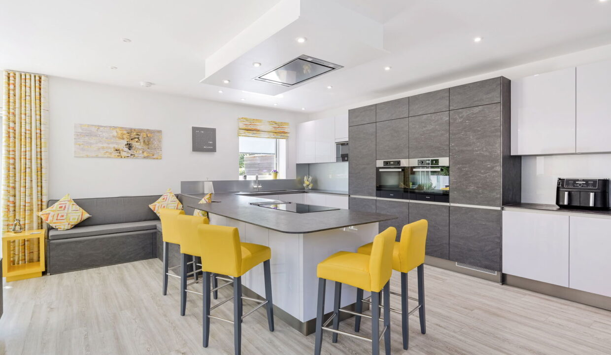 RAGLAN-ROAD_-45-_20__1755090241155