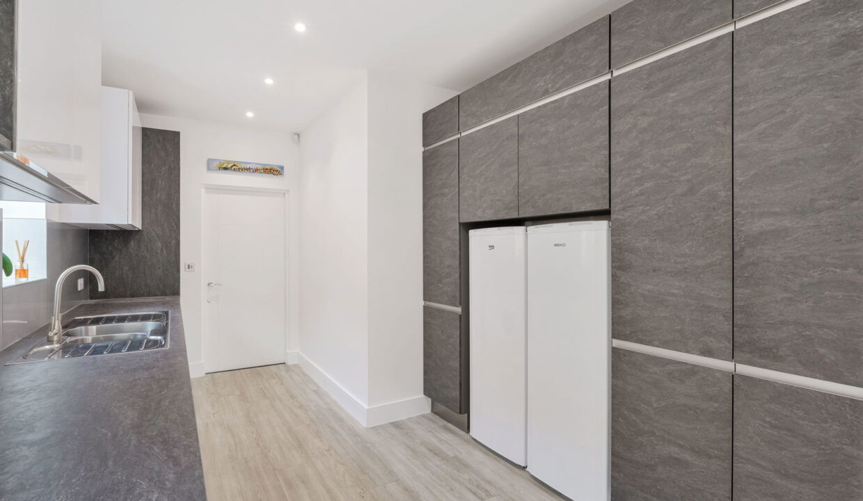 RAGLAN-ROAD_-45-_22__1755090247983