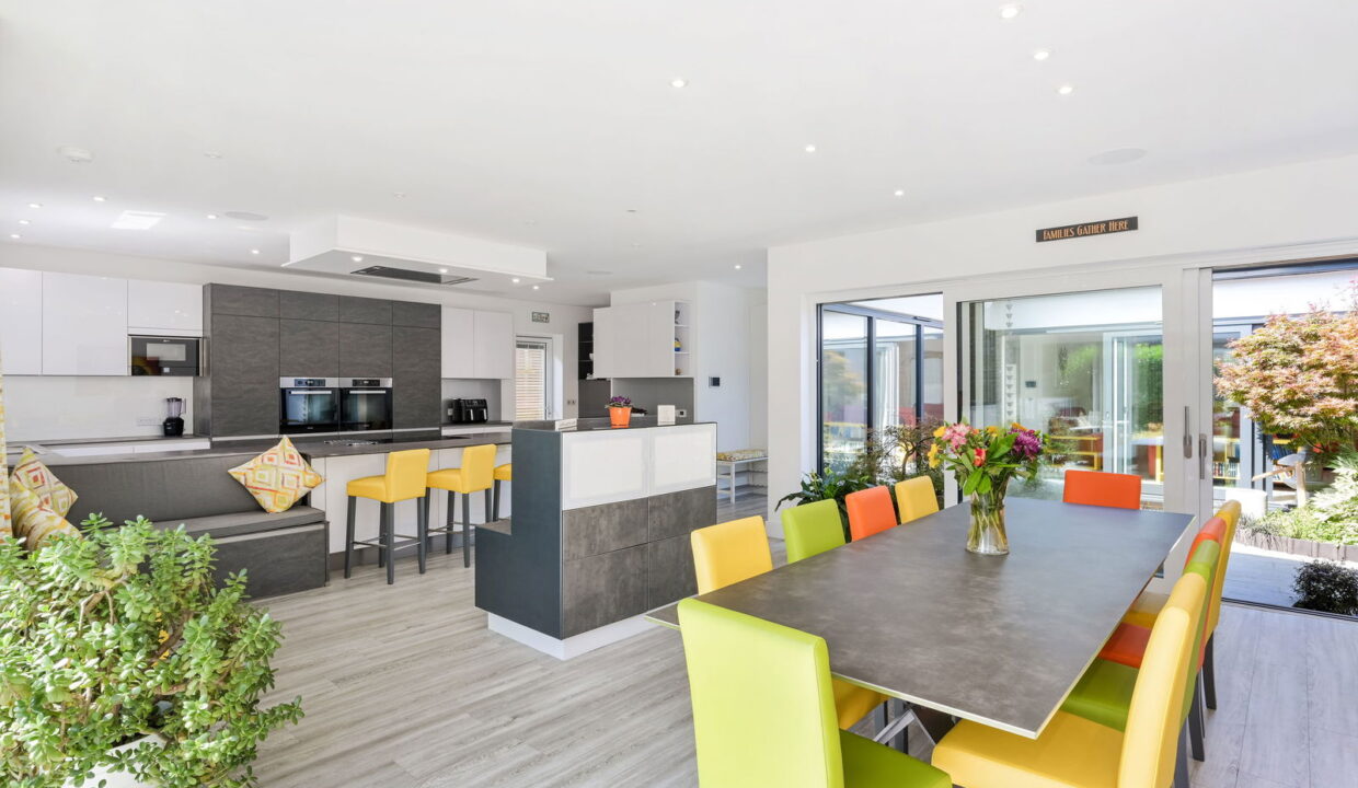 RAGLAN-ROAD_-45-_24__1755090254175