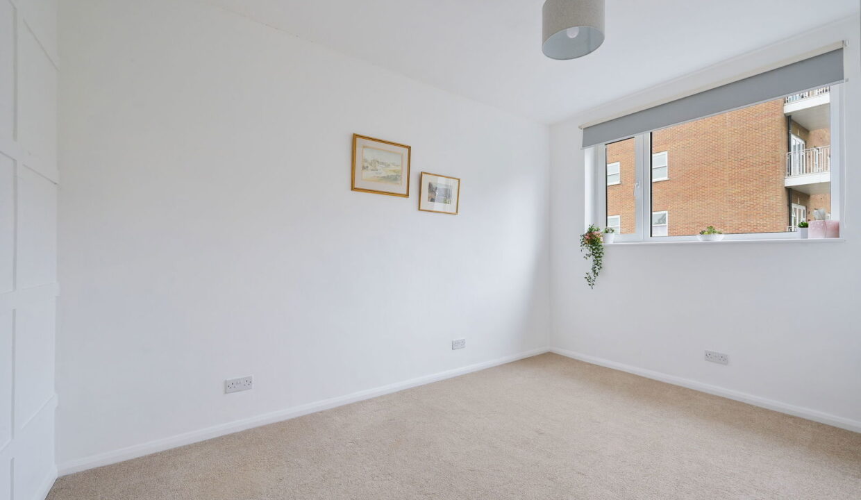 STATION-ROAD-EAST_-43H-_10__1758020605714