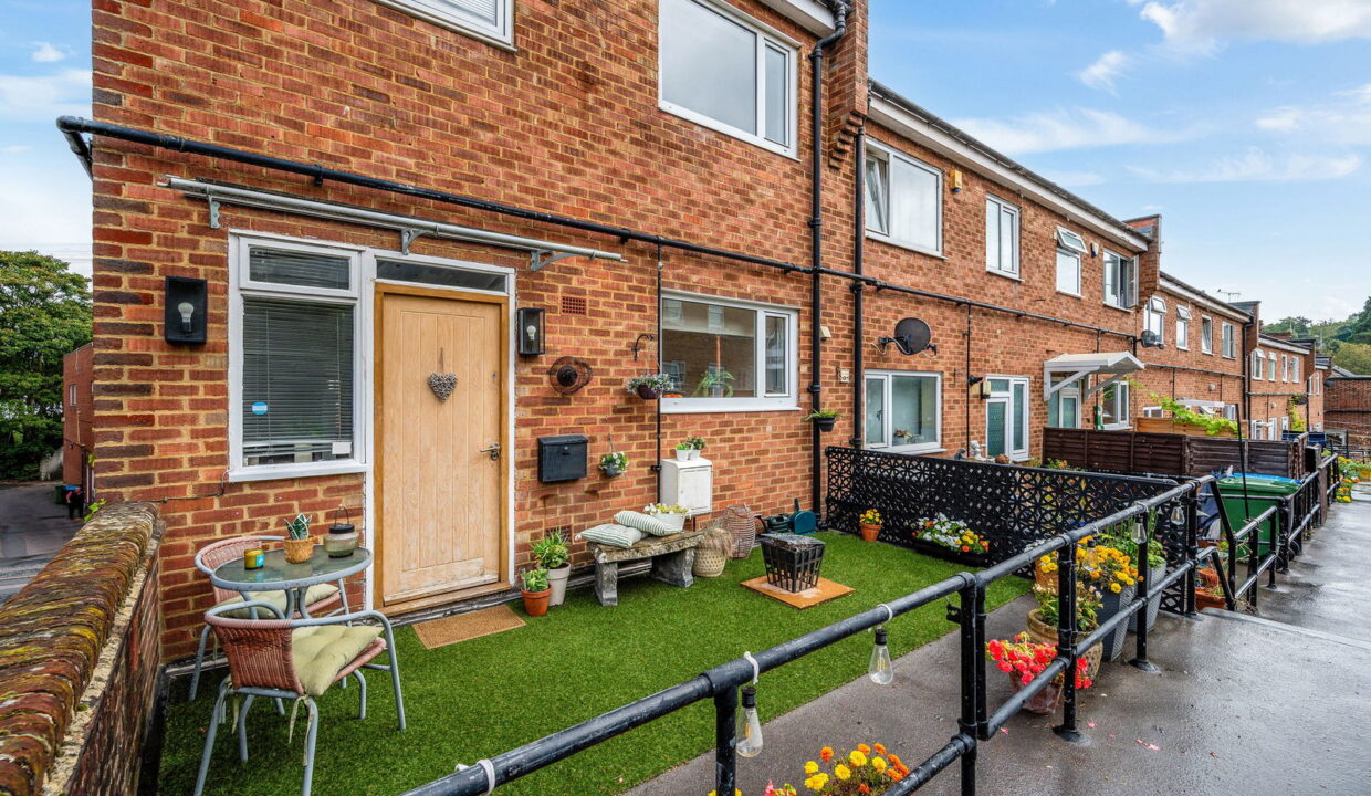 STATION-ROAD-EAST_-43H-_1__1758020573837