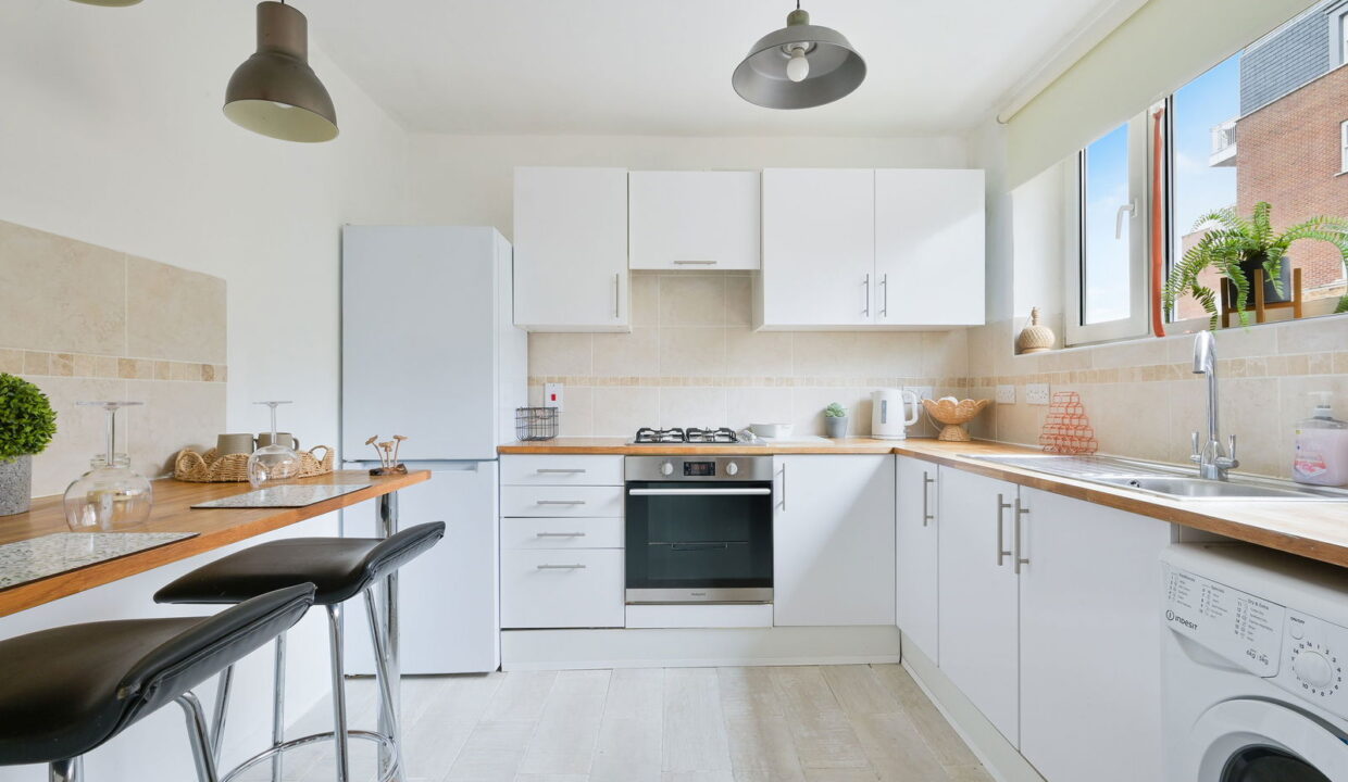 STATION-ROAD-EAST_-43H-_3__1758020573853