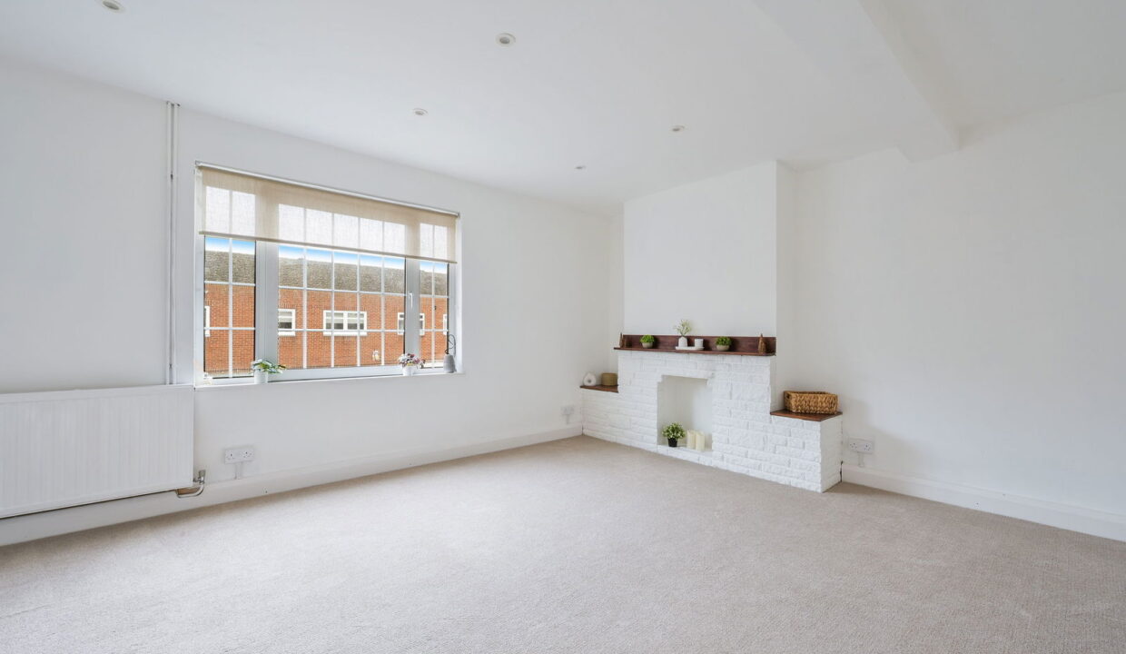 STATION-ROAD-EAST_-43H-_4__1758020573855