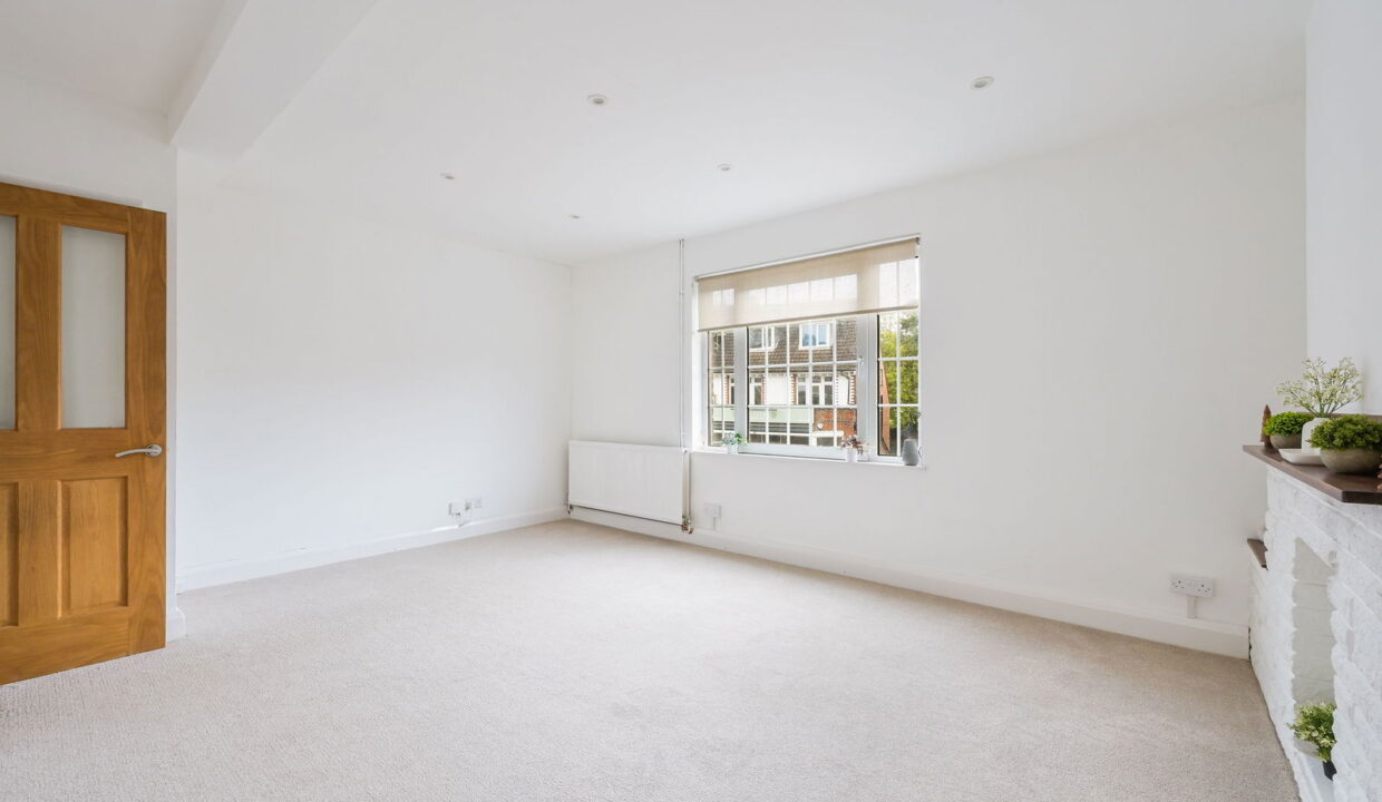 STATION-ROAD-EAST_-43H-_6__1758020573858