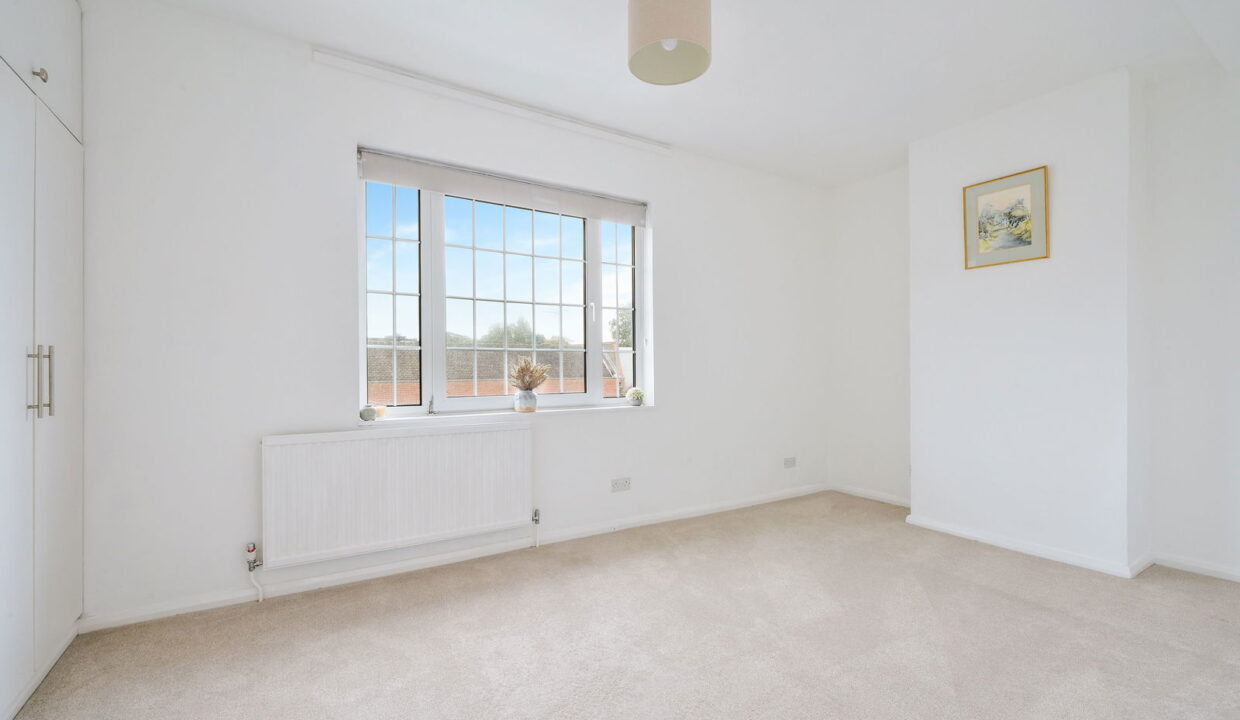 STATION-ROAD-EAST_-43H-_9__1758020605712