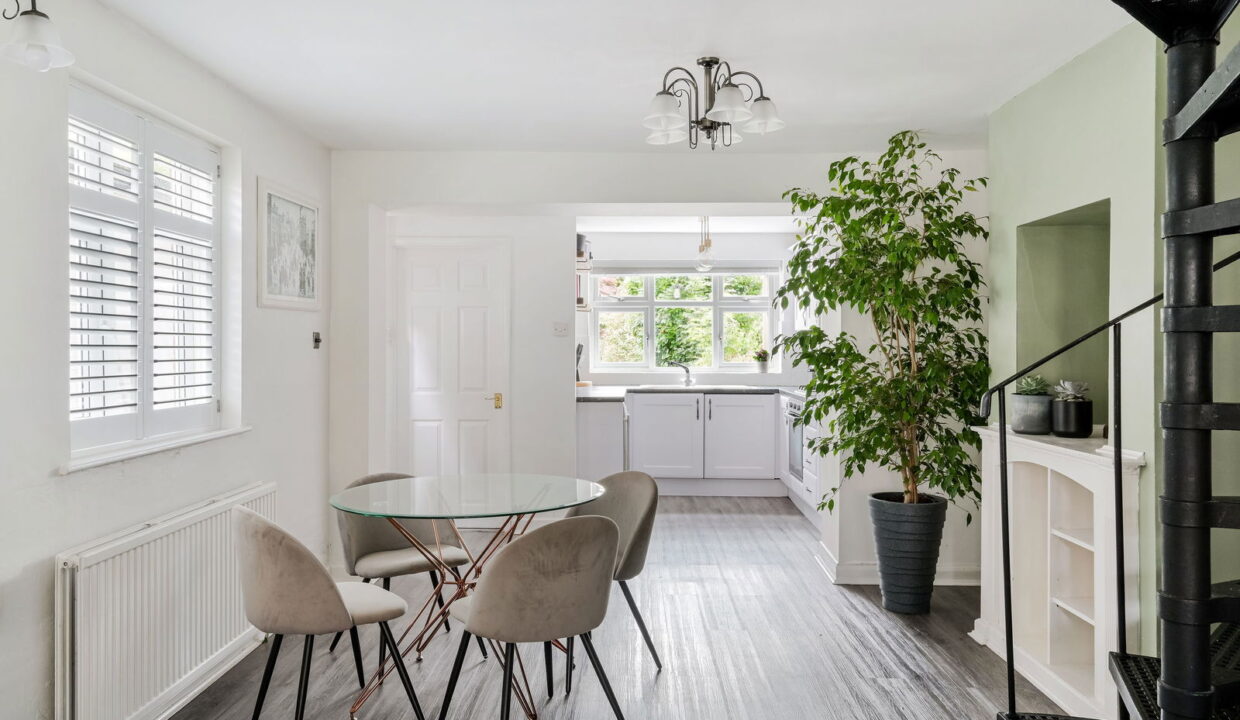 TALBOT-ROAD_-4-WOODCOTE-COTTAGE-_11__1758537576987