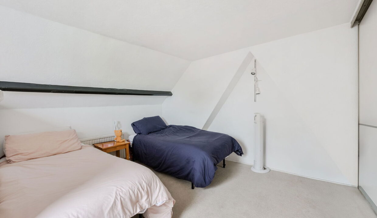 TALBOT-ROAD_-4-WOODCOTE-COTTAGE-_16__1758537576991