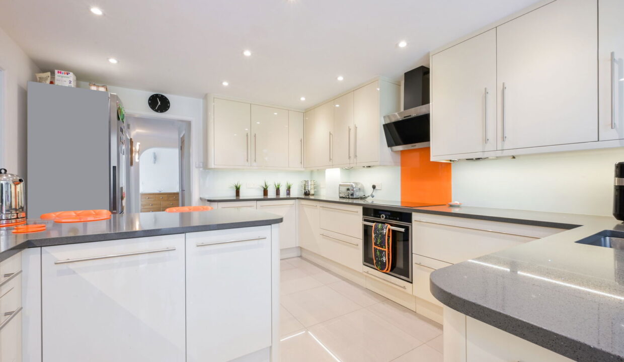 THE-GROVE_-176-_11__1758797253211