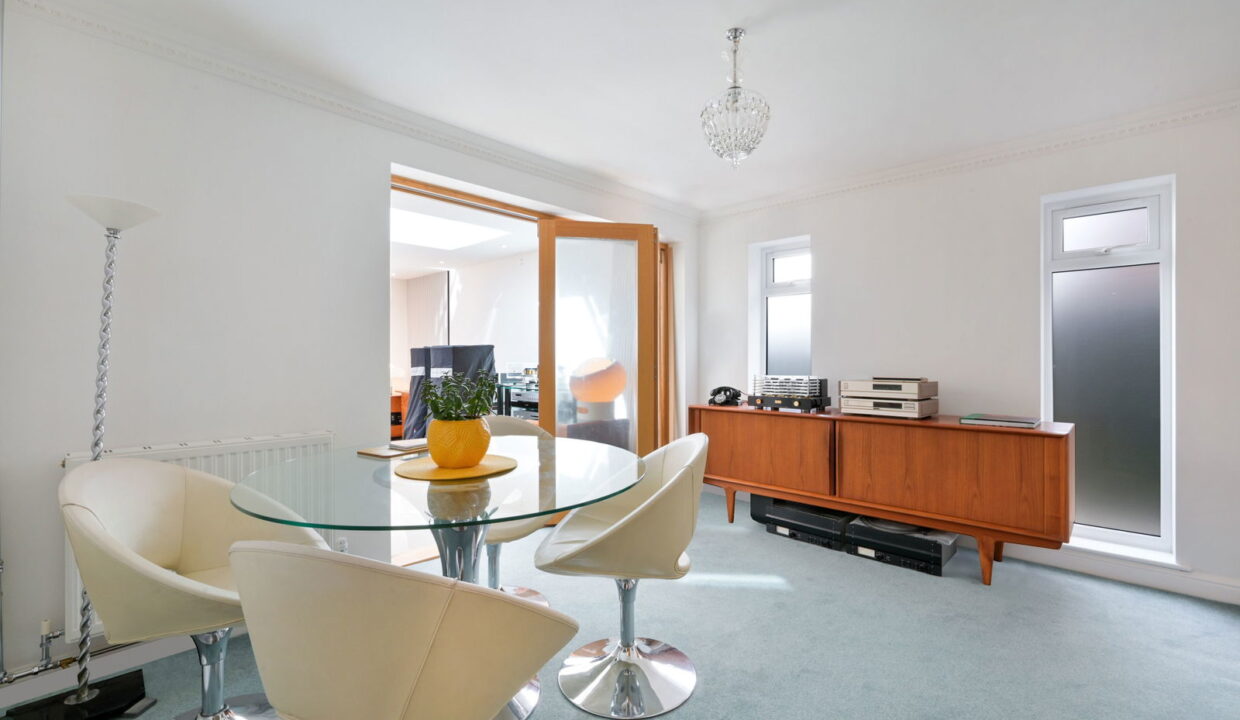 THE-GROVE_-176-_17__1758797253217