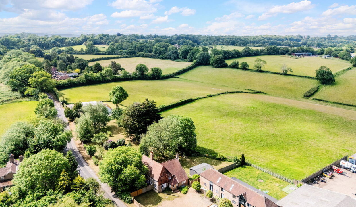 THE-OLD-FARMHOUSE-DRONE-_4__1756808830553