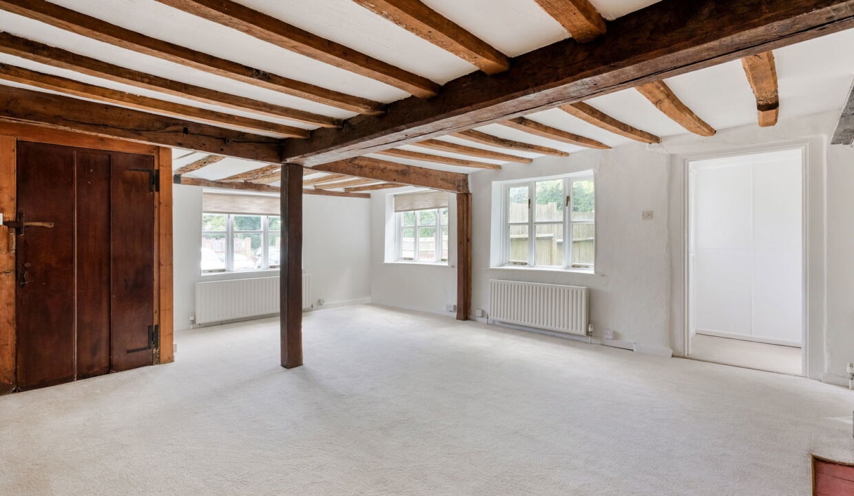 THE-OLD-FARMHOUSE-_17__1756808571243