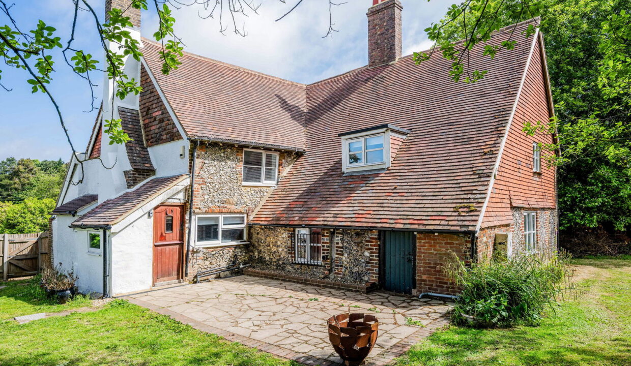 THE-OLD-FARMHOUSE-_3__1756808548073