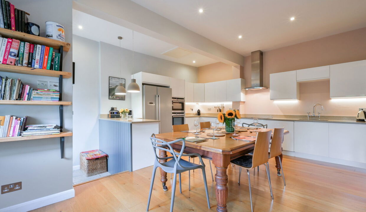 TOWN-MEAD_-5-_15__1757672912271