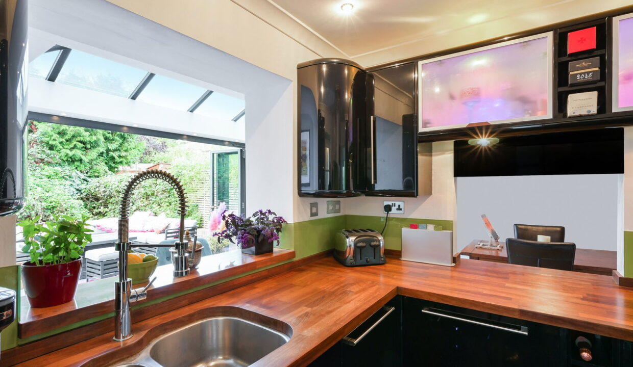 WEALD-WAY_-9-_7__1757585901147