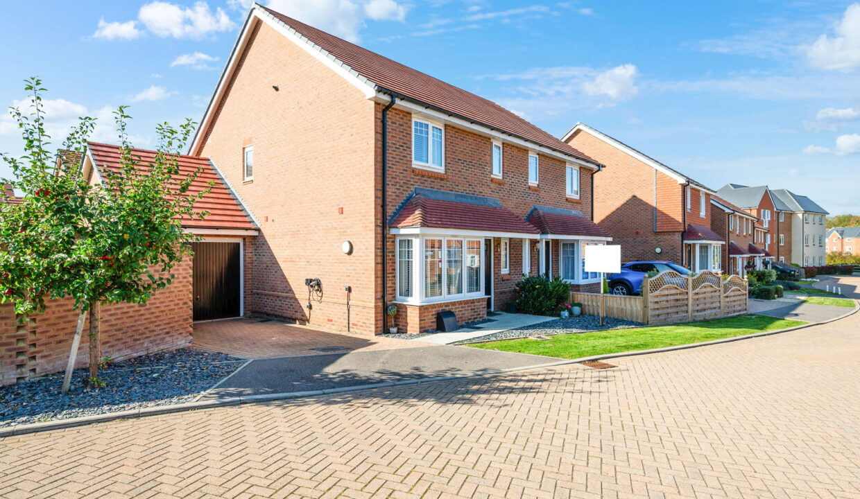 BROOKLANDS-CRESCENT_-22-_20__1760169452311