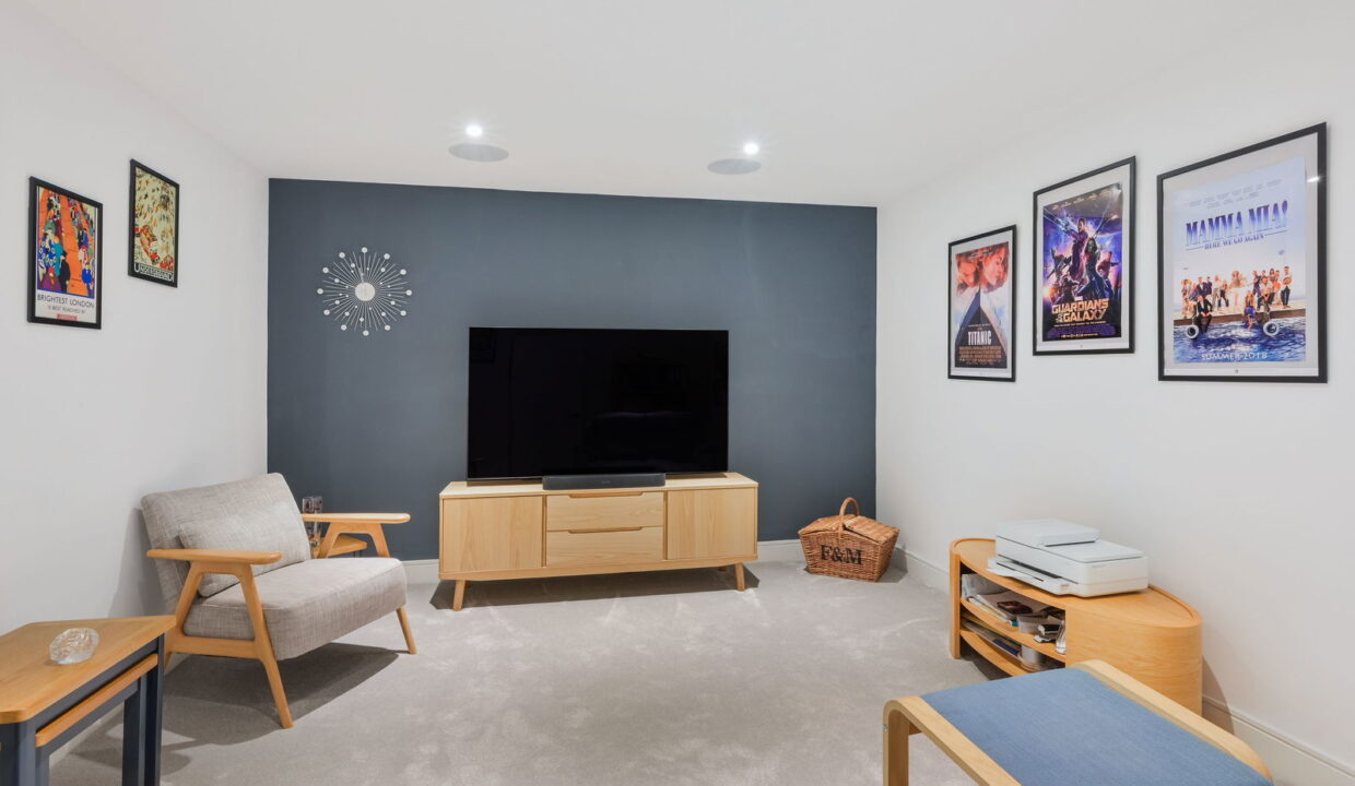 EASTFIELD-ROAD_-11-_18__1761914068373