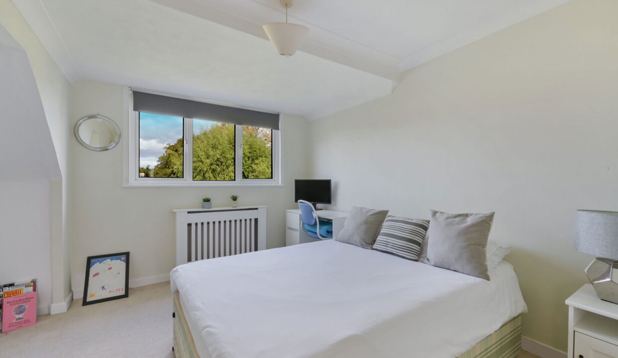 FARLEY-CROFT_-16-_15__1758815636196