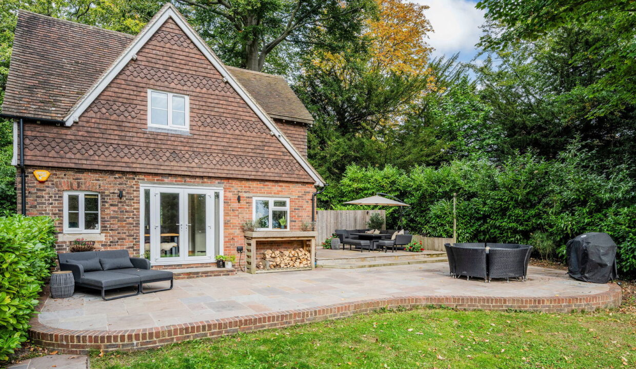 LEWIN-LODGE-_4__1759407670868